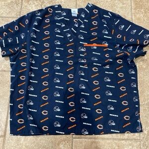 🌼 Chicago Bears scrub top XL